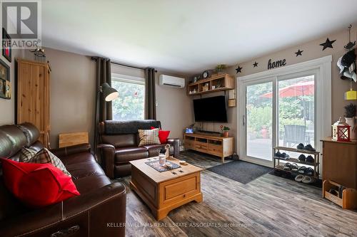 351323 17Th Line, East Garafraxa, ON - Indoor Photo Showing Living Room