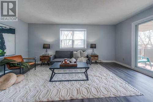 2 - 83 Westmount Road N, Waterloo, ON - Indoor Photo Showing Living Room