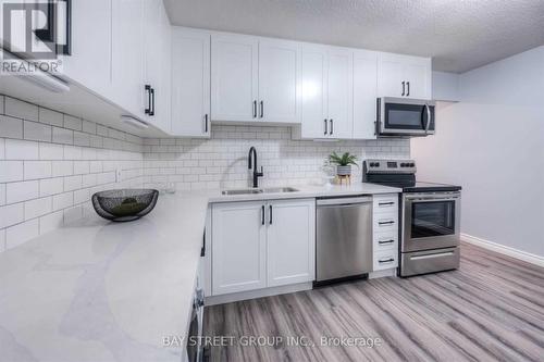 2 - 83 Westmount Road N, Waterloo, ON - Indoor Photo Showing Kitchen With Stainless Steel Kitchen With Upgraded Kitchen