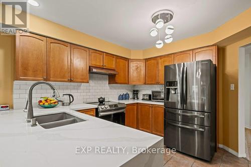 43 Peer Drive, Guelph, ON - Indoor Photo Showing Kitchen With Double Sink