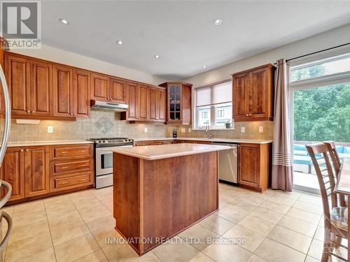 454 Brunskill Way, Ottawa, ON - Indoor Photo Showing Kitchen