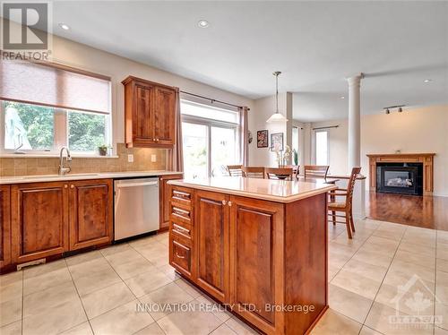 454 Brunskill Way, Ottawa, ON - Indoor Photo Showing Kitchen