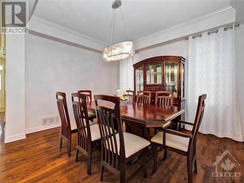 454 Brunskill Way, Kanata (9007 - Kanata - Kanata Lakes/Heritage Hills), ON - Indoor Photo Showing Dining Room