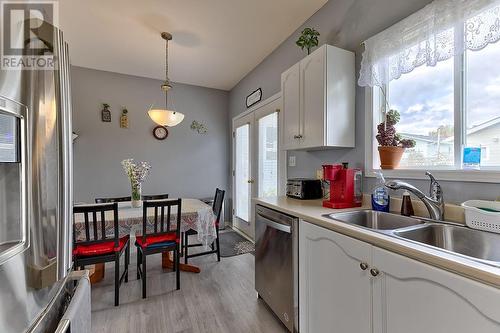 189 Garden Street, Pembroke, ON - Indoor Photo Showing Kitchen With Double Sink