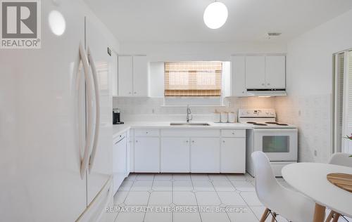 54 Pinebrook Avenue, Toronto, ON - Indoor Photo Showing Kitchen