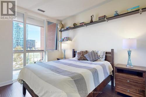 154 Sumach Street, Toronto, ON - Indoor Photo Showing Bedroom