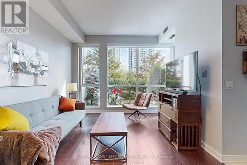 154 Sumach Street, Toronto, ON - Indoor Photo Showing Living Room