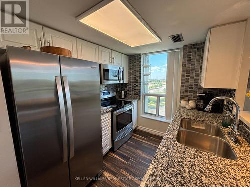 809 - 2585 Erin Centre Boulevard, Mississauga, ON - Indoor Photo Showing Kitchen With Double Sink