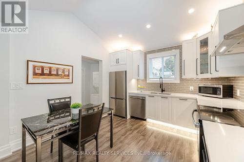 84 Clinton Street, Hamilton, ON - Indoor Photo Showing Kitchen