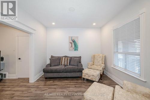 84 Clinton Street, Hamilton, ON - Indoor Photo Showing Living Room