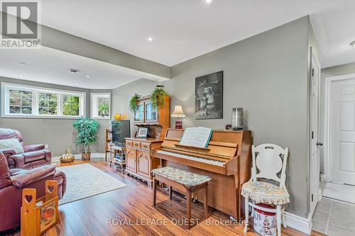 3270 Goldstein Road, Severn (Washago), ON - Indoor Photo Showing Living Room