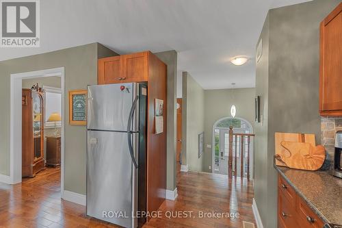 3270 Goldstein Road, Severn (Washago), ON - Indoor Photo Showing Kitchen