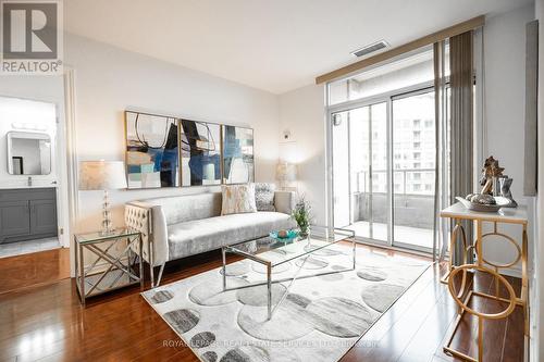 2831 - 3888 Duke Of York Boulevard, Mississauga, ON - Indoor Photo Showing Living Room