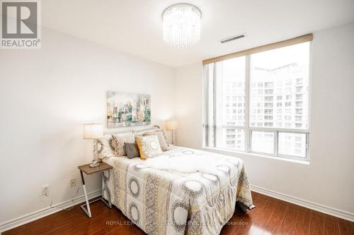 2831 - 3888 Duke Of York Boulevard, Mississauga, ON - Indoor Photo Showing Bedroom