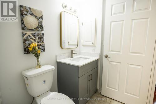 2831 - 3888 Duke Of York Boulevard, Mississauga, ON - Indoor Photo Showing Bathroom