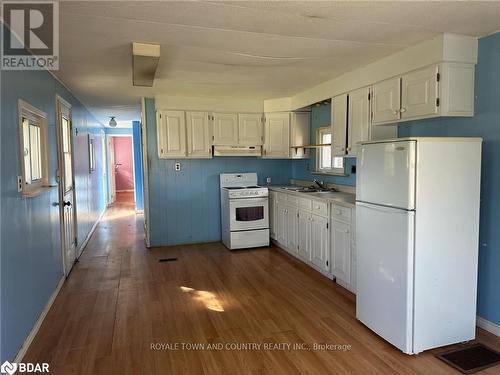 10 Grandy Road, Kawartha Lakes (Coboconk), ON - Indoor Photo Showing Kitchen With Double Sink