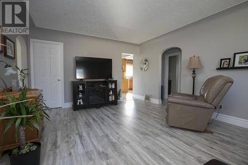 8 Sheppard St, Sault Ste. Marie, ON - Indoor Photo Showing Living Room