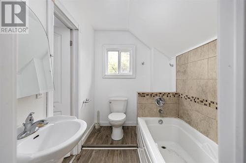 119 Chestnut St, Sault Ste. Marie, ON - Indoor Photo Showing Bathroom