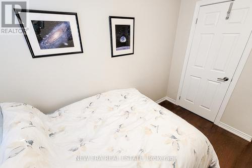 53 - 2086 Ghent Avenue, Burlington, ON - Indoor Photo Showing Bedroom