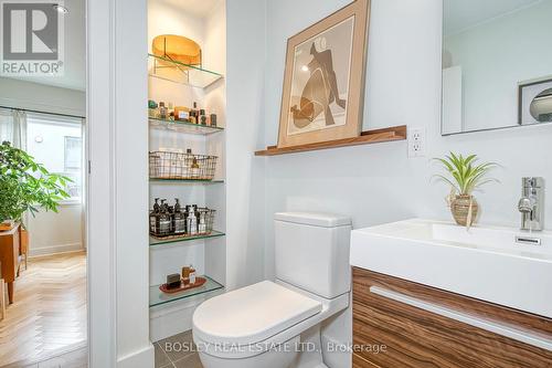 204 - 99 Chandos Avenue, Toronto, ON - Indoor Photo Showing Bathroom