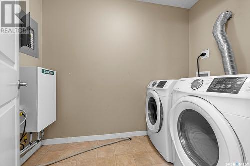 145 5071 James Hill Road, Regina, SK - Indoor Photo Showing Laundry Room