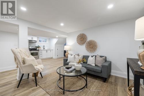 138 Munroe Street, Cobourg, ON - Indoor Photo Showing Living Room