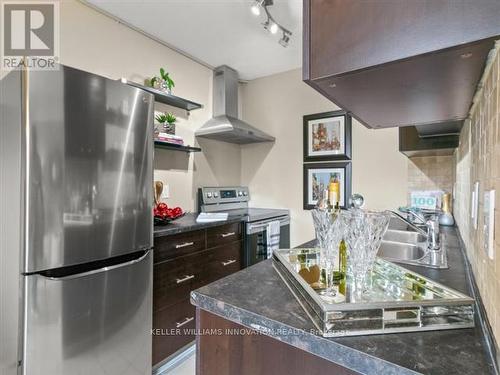 501 - 200 Charlton Avenue E, Hamilton, ON - Indoor Photo Showing Kitchen With Double Sink