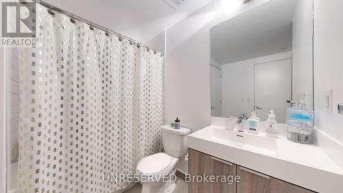 1018 - 3100 Keele Street, Toronto, ON - Indoor Photo Showing Bathroom