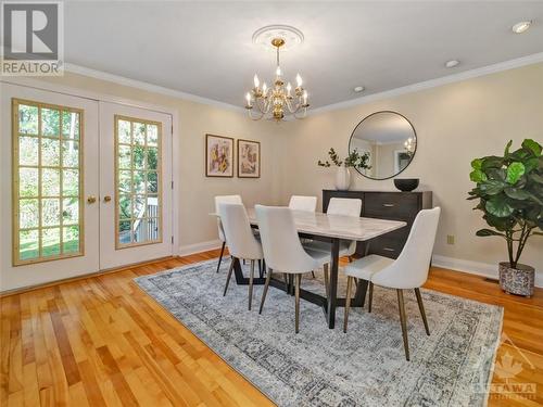 33 Farnham Crescent, Ottawa, ON - Indoor Photo Showing Dining Room