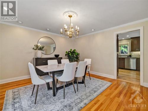 33 Farnham Crescent, Ottawa, ON - Indoor Photo Showing Dining Room