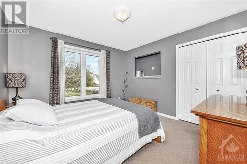 1266 Collier Crescent, Ottawa, ON - Indoor Photo Showing Bedroom