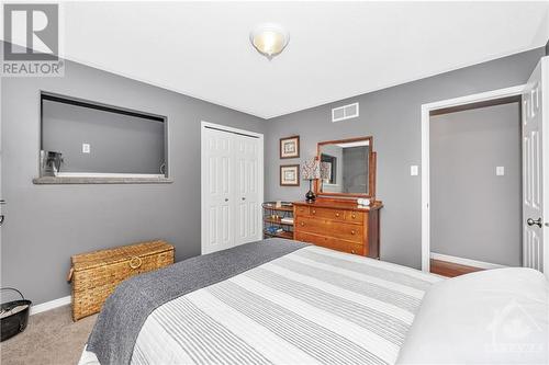 1266 Collier Crescent, Ottawa, ON - Indoor Photo Showing Bedroom