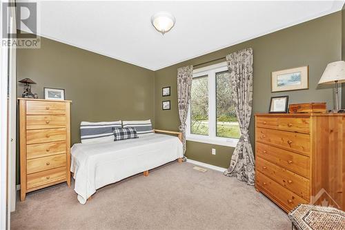 1266 Collier Crescent, Ottawa, ON - Indoor Photo Showing Bedroom