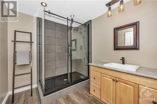 1266 Collier Crescent, Ottawa, ON - Indoor Photo Showing Bathroom