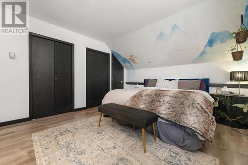 7500 Rivercrest Road, Radium Hot Springs, BC - Indoor Photo Showing Bedroom