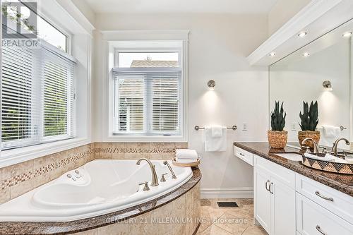 112 Cortina Crescent, Blue Mountains, ON - Indoor Photo Showing Bathroom