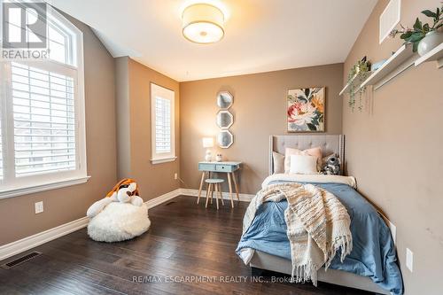 4610 Cornerstone Drive, Burlington, ON - Indoor Photo Showing Bedroom