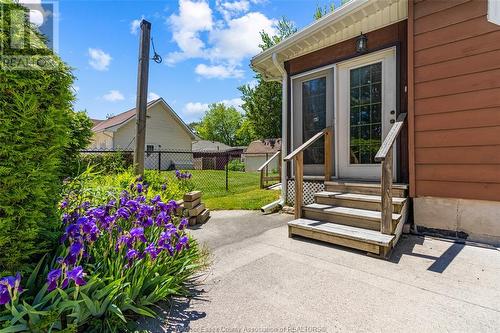 6 Third Avenue North, Sauble Beach, ON - Outdoor With Exterior