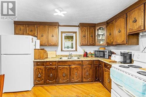 6 Third Avenue North, Sauble Beach, ON - Indoor Photo Showing Kitchen With Double Sink