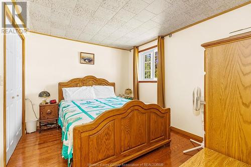 6 Third Avenue North, Sauble Beach, ON - Indoor Photo Showing Bedroom