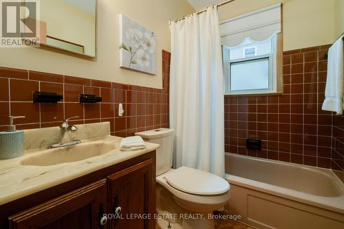 28 Clyde Road, Toronto, ON - Indoor Photo Showing Bathroom