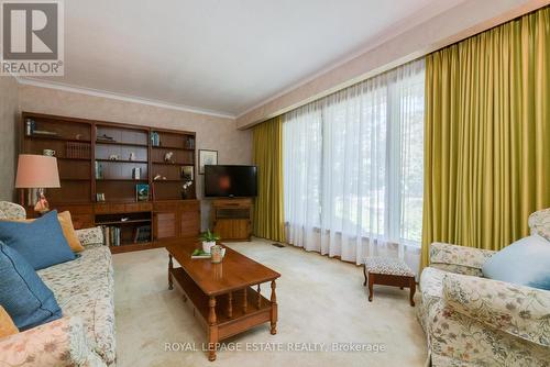 28 Clyde Road, Toronto, ON - Indoor Photo Showing Living Room