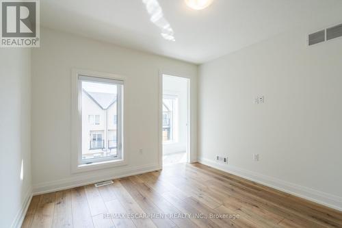 11 Raspberry Lane, Hamilton, ON - Indoor Photo Showing Other Room