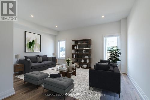 11 Raspberry Lane, Hamilton, ON - Indoor Photo Showing Living Room