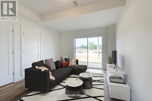 11 Raspberry Lane, Hamilton, ON - Indoor Photo Showing Living Room