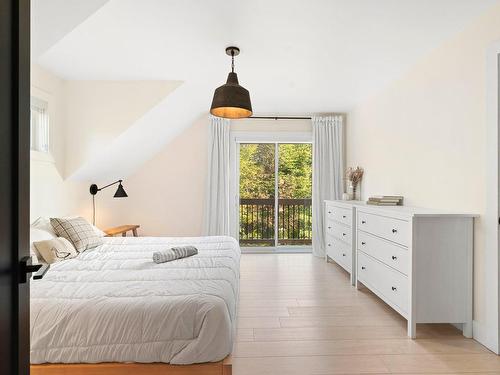 Master bedroom - 40 Ch. Des Magnolias, Mont-Tremblant, QC - Indoor Photo Showing Bedroom