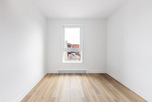 Bedroom - 389 Rue St-Zotique E., Montréal (Rosemont/La Petite-Patrie), QC - Indoor Photo Showing Other Room