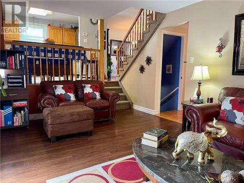 108 Markell Crescent, Cornwall, ON - Indoor Photo Showing Living Room