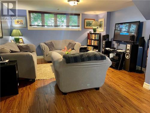 108 Markell Crescent, Cornwall, ON - Indoor Photo Showing Living Room