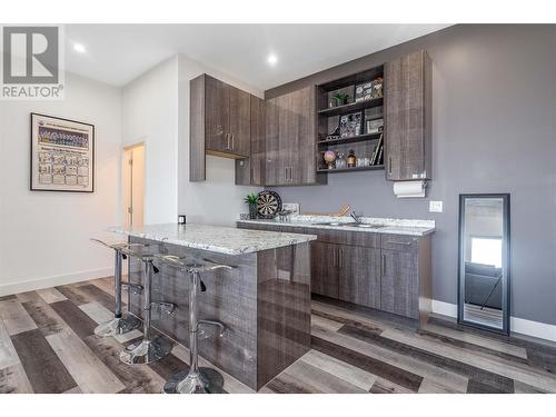 1016 Clarance Avenue, Kelowna, BC - Indoor Photo Showing Kitchen